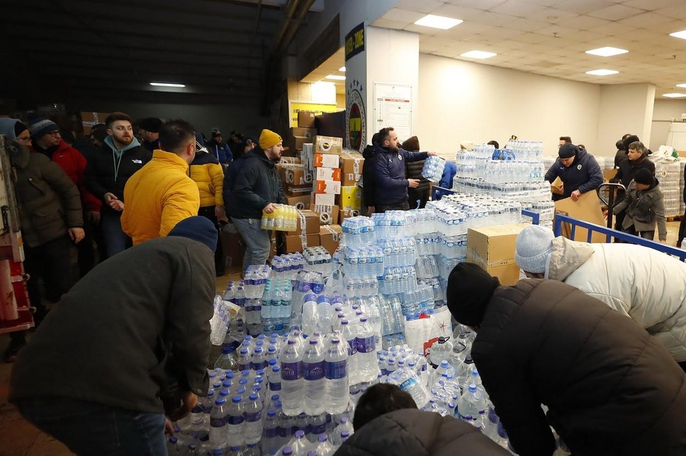 Slovenska karitas namenila prvih 10.000 evrov prizadetim v potresih (foto: Profimedia)