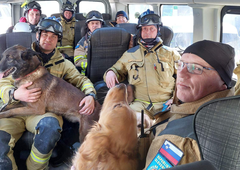 Katastrofa v Turčiji: za pogumnimi Slovenci že 100 ur iskanja, eden od psov poškodovan