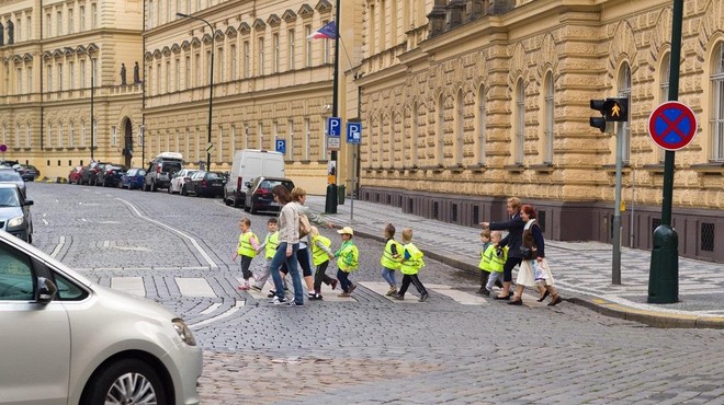 Previdno na cesti: s koncem zimskih počitnic v prometu spet več otrok (foto: Profimedia)