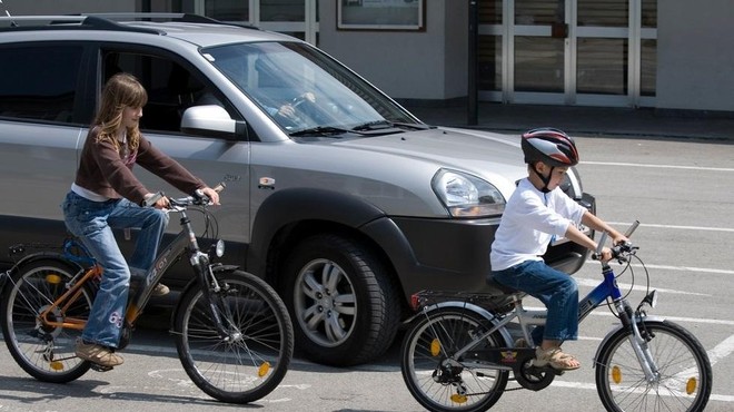 Slovenci razkrili glavne razloge, zakaj prisegajo na avtomobil in ne uporabljajo javnega prevoza (foto: Profimedia)