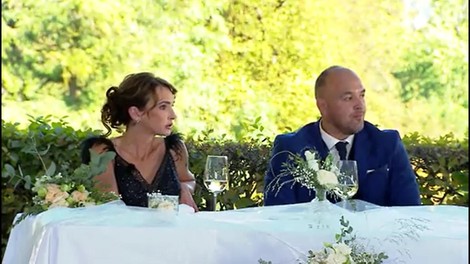 Jasmina (Poroka na prvi pogled) razočarana: nihče od povabljenih se njene poroke ni udeležil. Znano je, zakaj