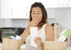 Ni si treba trgati od ust, da bi prihranili kak evro: 3 preproste navade za vsak dan