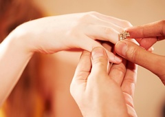 Ljubezen ne pozna meja: s katerimi tujimi državljani se Slovenci najraje poročamo?