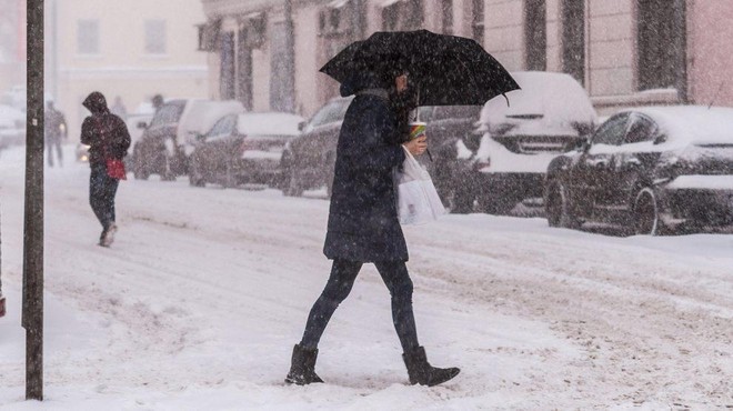 Poseben zimski dan, na katerega so v Sloveniji zabeležili različne vremenske ekstreme (-30 stopinj Celzija in več kot 2 metra snega) (foto: Profimedia)