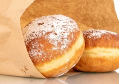 So se zaradi višjih cen živil podražili tudi krofi? Presenečeni boste ...