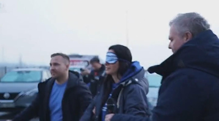 Jano Morelj odpeljali iz studia in s presenečenjem poskrbeli, da je ostala brez besed (foto: Facebook/Radio 1,posnetek zaslona)