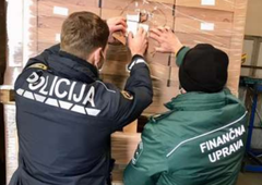 V Sloveniji cvetela nezakonita proizvodnja tobaka: nepridipravi pri tem utajili kar milijon evrov