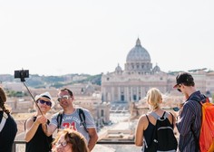 Turistični kraji po svetu, kjer je prepovedano fotografiranje s palicami za selfije