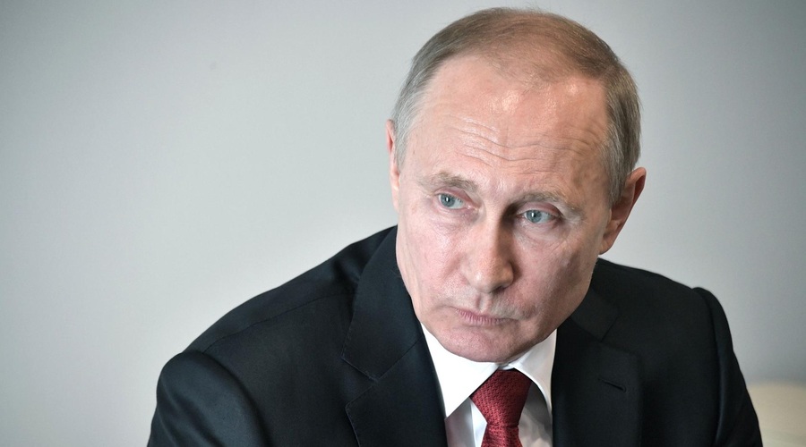 Paranoičen Putin: komaj še kdaj stopi iz hiše, v javnosti se pojavljajo njegovi dvojniki (VIDEO) (foto: Profimedia)