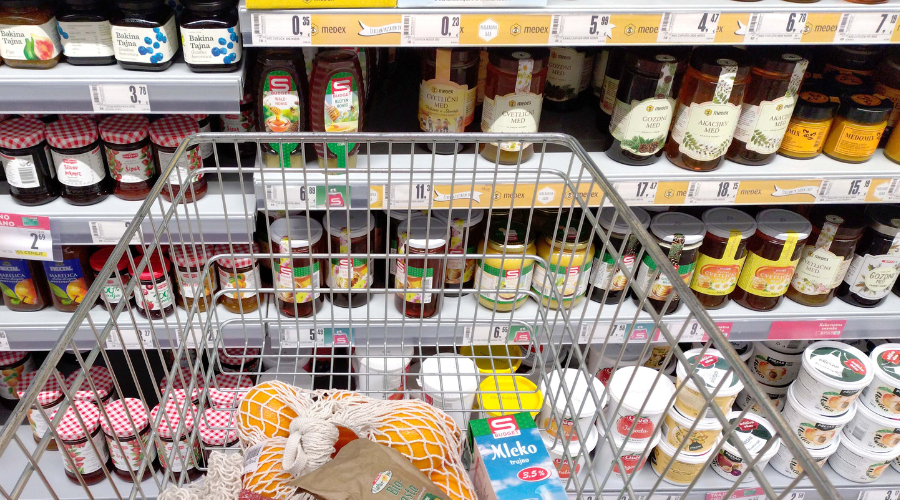 Hrvati o novih, vrtoglavih cenah: "Ne morete zaustaviti inflacije – to bi bilo tako, kot če bi skušali zaustaviti plimo" (foto: BOBO)