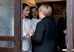 FOTO: Pirc Musarjeva se je v solzah zlomila pred begunci iz Ukrajine