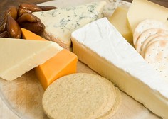Slovenski sir je pri sosedih cenejši za kar 70 odstotkov: kako je to mogoče?
