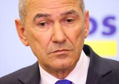 Janez Janša napovedal interpelacijo ministrice Sanje Ajanović Hovnik
