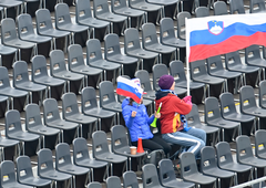 Skoraj prazne tribune: kaj je razlog za tako slab obisk v Planici?