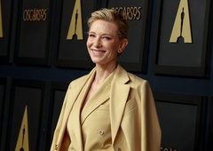 Prisegate na udobje? Te modne "kavbojke" priljubljene igralke bi nosili 24 ur na dan