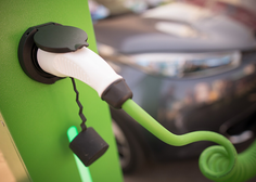 Zanimanje za nakup električnih avtomobilov upada: izvedeli smo, v čem tičijo razlogi