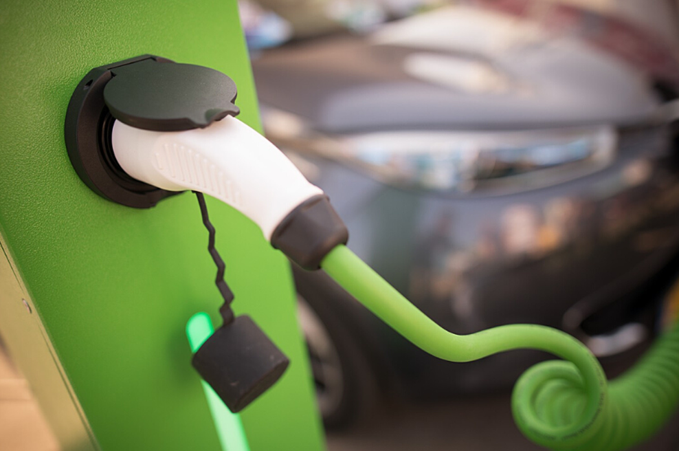 Zanimanje za nakup električnih avtomobilov upada: izvedeli smo, v čem tičijo razlogi (foto: Profimedia)