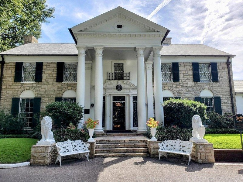 Lisi je 4050 evrov na mesec dodatno prineslo nekdanje očetovo posestvo Graceland.