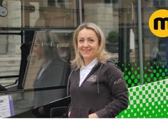 Blažena v moški družbi: Nevenka je edina dama, ki po Ljubljani vozi Kavalirja (pojasnila je, zakaj je to njena sanjska služba)