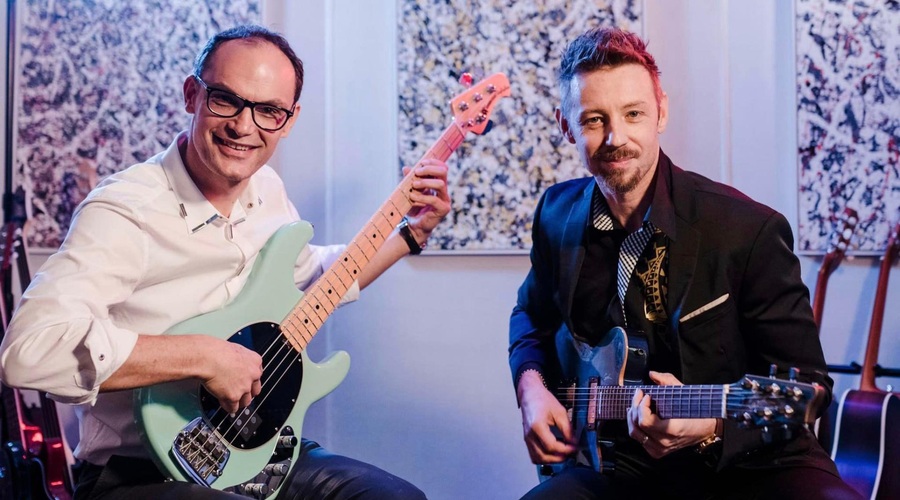 Nov duo na slovenski glasbeni sceni? Nesojena predsednika združujeta moči za dober namen (FOTO) (foto: Facebook/Gregor Bezenšek ml. - SoulGreg Artist)