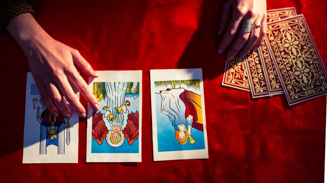Ponudimo vam tri karte: izbrana vam bo povedala, kakšna usoda vas čaka v ljubezni (foto: Profimedia)