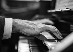 Umrl je slovenski glasbenik, ki je napisal legendarno pesem Ota Pestnerja