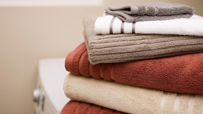 Brisače nikoli več ne bodo grobe kot brusni papir: če pri pranju uporabite ta trik, bodo mehkejše od svile (foto: Profimedia)