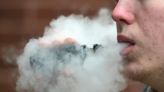 Država ostro tudi nad elektronske cigarete: preverite, kaj je v pripravi (foto: Profimedia)