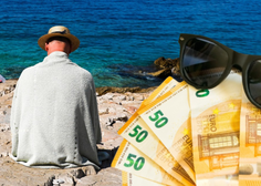 Zaradi evra višje cene pri južnih sosedih: bomo Slovenci še množično potovali na hrvaško morje?