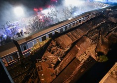 Grčija žaluje: v trčenju vlakov več kot 30 mrtvih