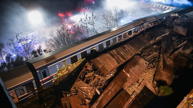 Grčija žaluje: v trčenju vlakov več kot 30 mrtvih (foto: Profimedia)