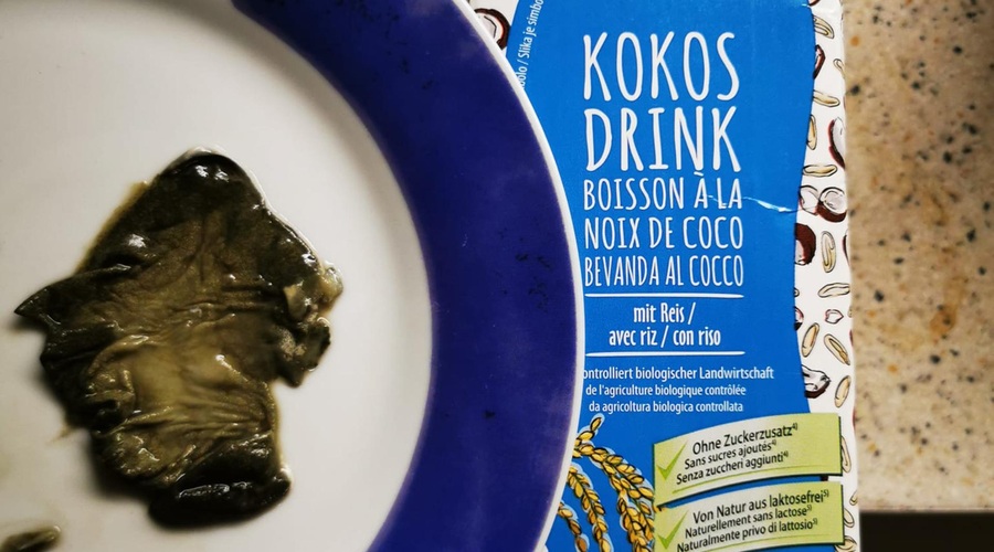 Otroku je želel pripraviti čokolino, potem pa je iz mleka pritekla ... (foto: Bralec)