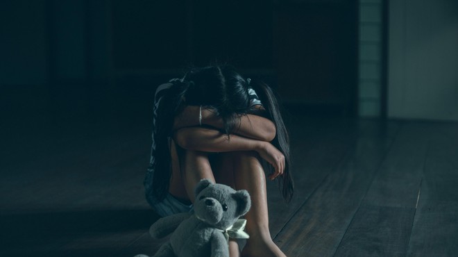 Slovenec priznal, da je zlorabljal 5-letnico: krivdo pa pripisal deklici, ženi in alkoholu (foto: Profimedia)