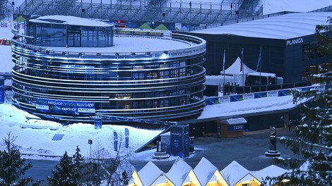 Drama in neizprosen boj z naravo – bo tisoče otrok ostalo brez spektakla?