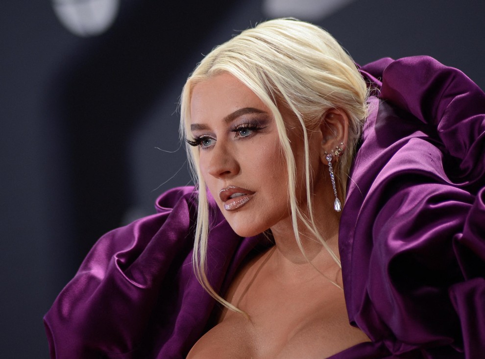 Christina Aguilera Christina Aguilera je javno spregovorila o tem, da je bila glasba njen pobeg pred otroštvom, saj jo je …