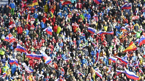 Zgrešili tako zelo, da bi težko bolj: v Planici smo že res slavili, skupna številka obiskovalcev pa šokira