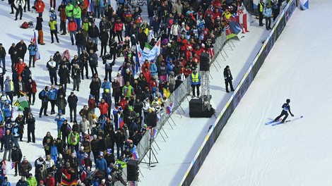 Svetovno prvenstvo v Planici zaznamovale visoke cene, premalo gledalcev in uspeh skakalcev