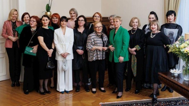 V Cankarjevem domu izbrali Slovenko leta 2022, nagrada tokrat v roke legendarne filmske igralke (foto: Nebojša Tejić/STA)
