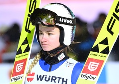 Slovenske skakalke v Planici niso bile prepričljive: "S prvenstva odhajamo sklonjenih glav"