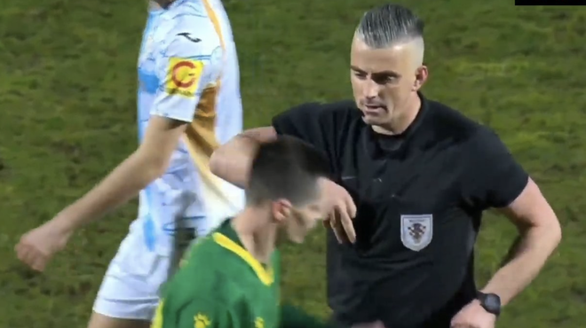 VIDEO: Nogometašu je prekipelo, po prejetem rdečem kartonu raztrgal sodnikov zvezek (foto: Twitter/futbolcroacia)