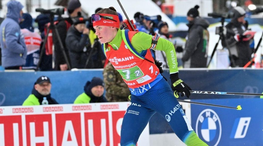 Slovenija slavi nov športni uspeh: Kaja Zorč navdušila in postala nova svetovna prvakinja v biatlonu! (foto: Profimedia)