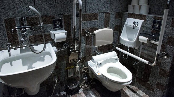 Navodila, ki jih boste veseli, če boste kdaj potovali po Japonski: TAKO se tam uporablja WC! (foto: profimedia)