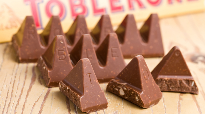 Svetovno oboževana čokolada Toblerone nič več ne bo takšna, kot smo je vajeni: izvedeli smo, kakšne spremembe jo čakajo (foto: Profimedia)