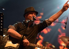 Tomi Meglič s Siddharto razprodal Stožice, doma pa ...