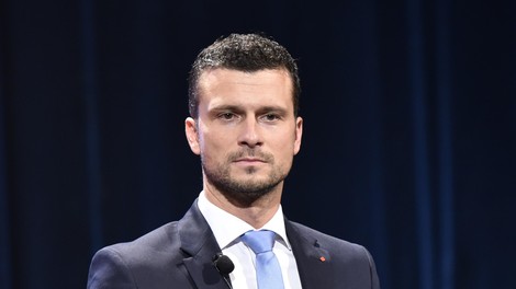 Takšen je odziv SD na odstop Janija Prednika