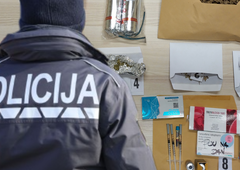 Kriminalistična preiskava: 22-letniku zasegli več različnih prepovedanih drog