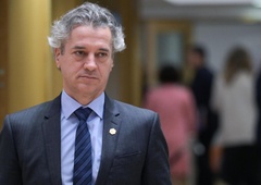 Golob: "Interpelacija vlade je norčevanje iz težav ljudi"