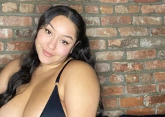 Finančna domina: od moških zasluži več kot 30 tisoč evrov na mesec, pa se jih sploh ne dotakne