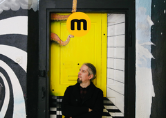 Optične prevare v Ljubljani: na pladnju servirana glava, ljudje visijo s stropa (FOTO)