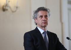 Golob zaradi nagrade direktorici ZD Ljubljana ukrepal zoper svetnike: kaj jih je doletelo?